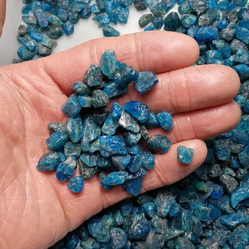 3-25 mm 50 g Prirodnog Sirovog Plave апатита Neobrađenog Kamenja Kristalnu šljunka Minerale i kamenje Uzorak Sirovog Dragog kamena
